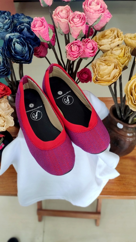 Aruga Handwoven-Shoes (Size 6)