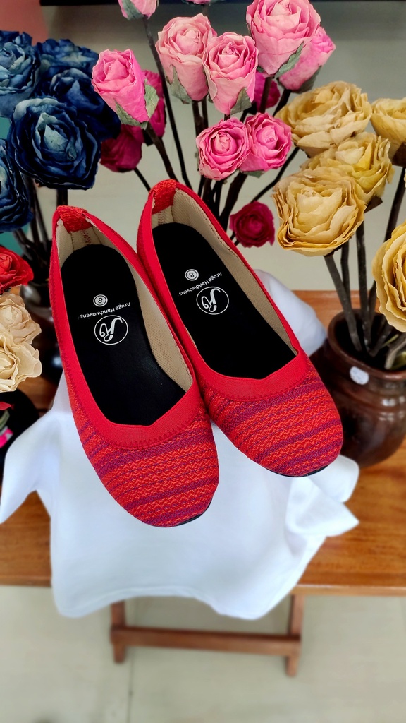 Aruga Handwoven-Shoes (Size 8)